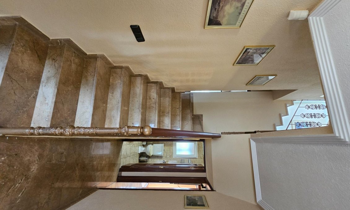 Resale - Villa -
Torrevieja - El Chaparral