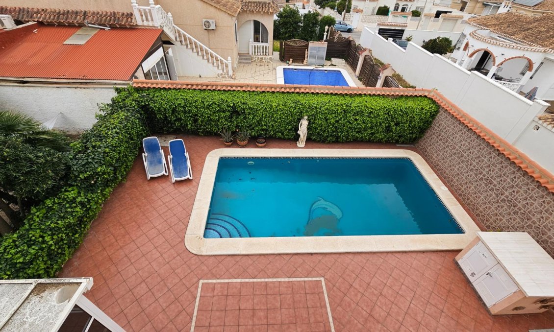 Resale - Villa -
Torrevieja - El Chaparral