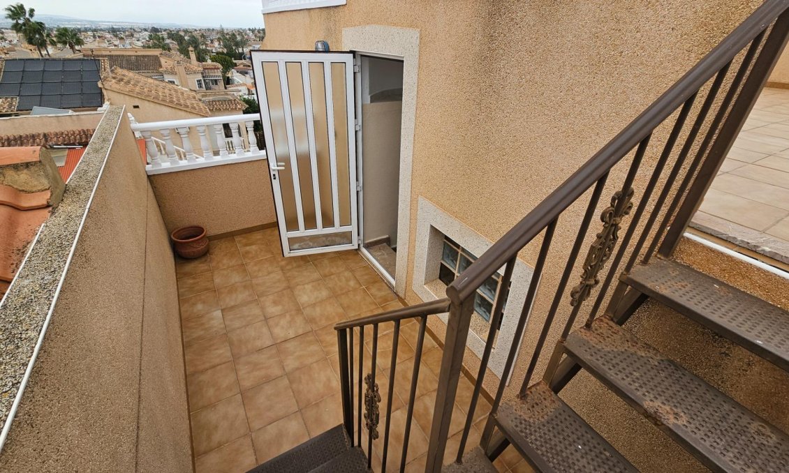 Resale - Villa -
Torrevieja - El Chaparral