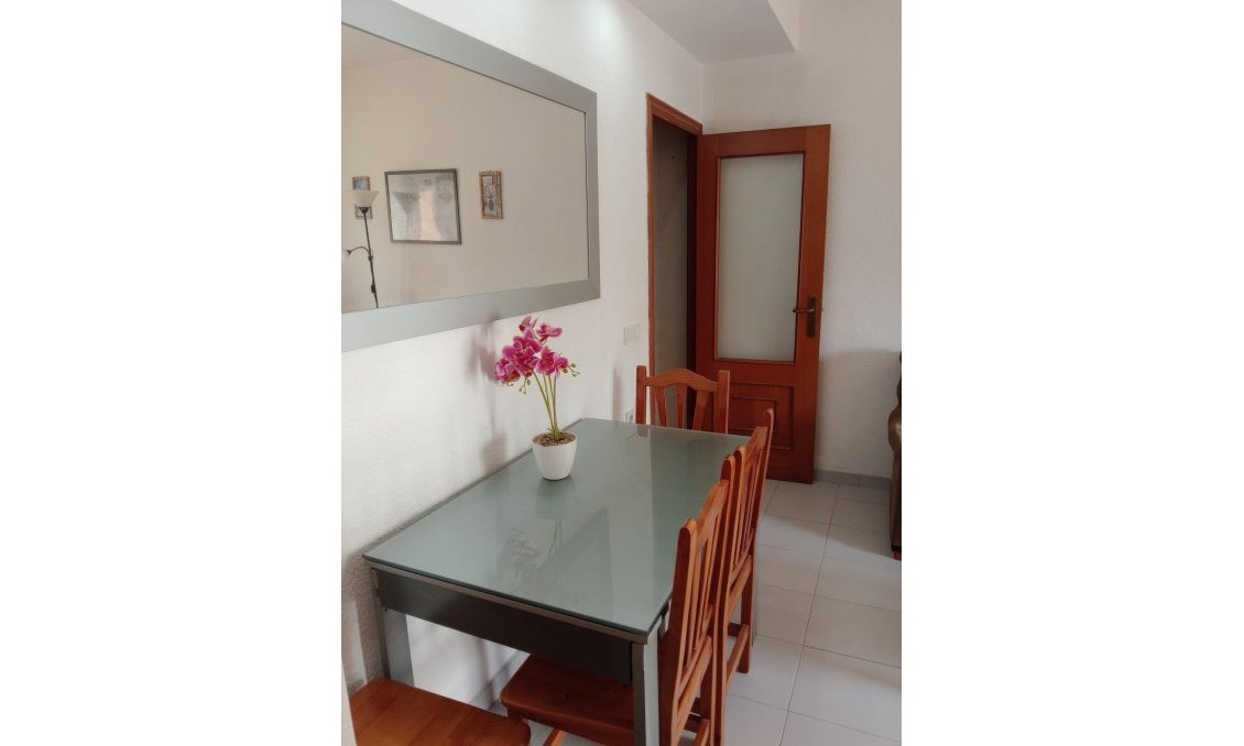 Revânzare - Apartament -
Torrevieja - Playa del Cura