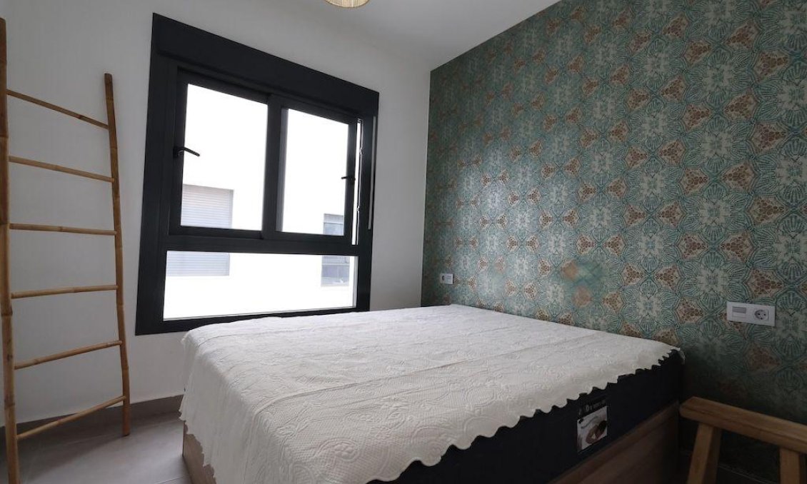 Resale - Bungalow -
Pilar de la Horadada - Costa Blanca