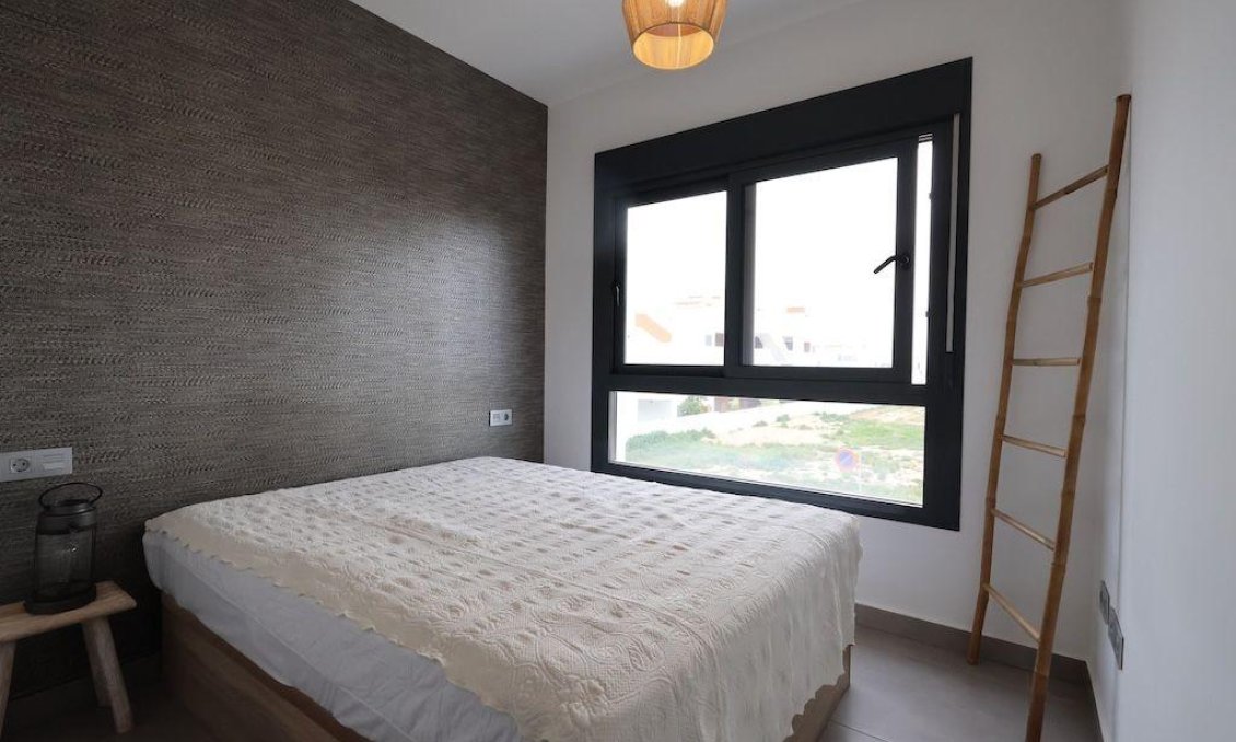 Resale - Bungalow -
Pilar de la Horadada - Costa Blanca