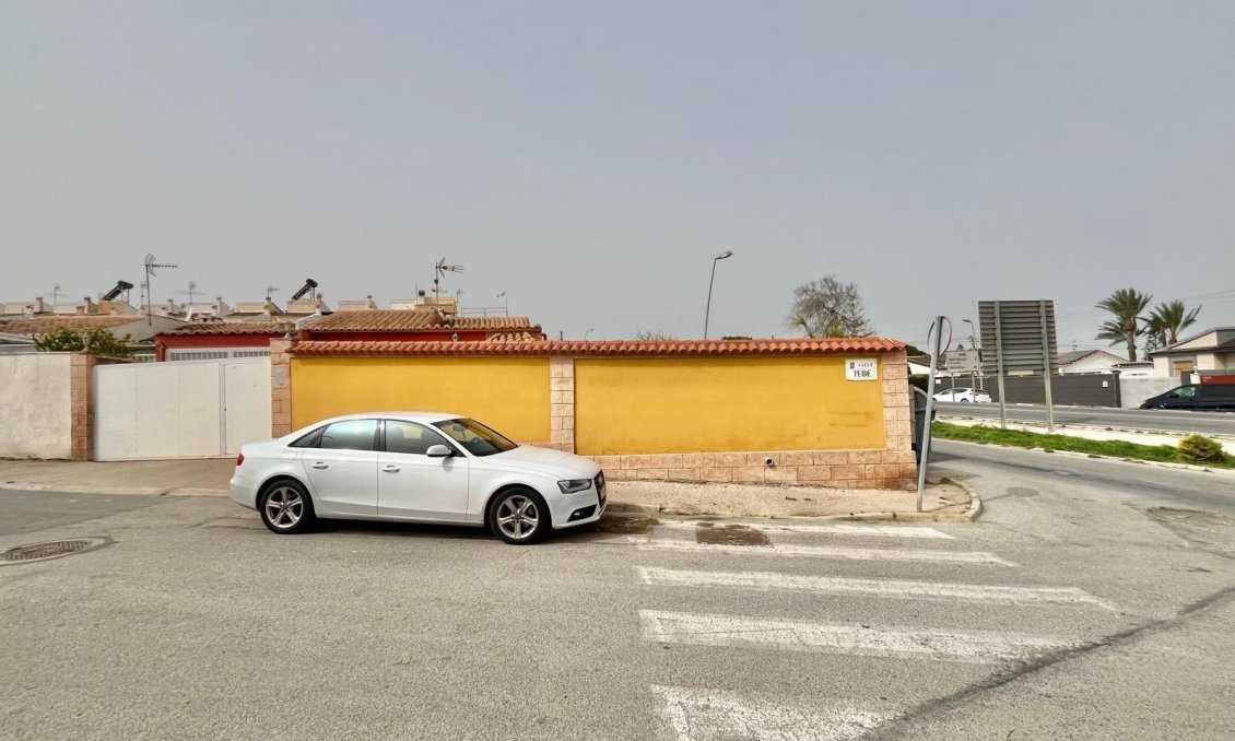 Resale - Villa -
Torrevieja - Los Balcones - Los Altos del Edén