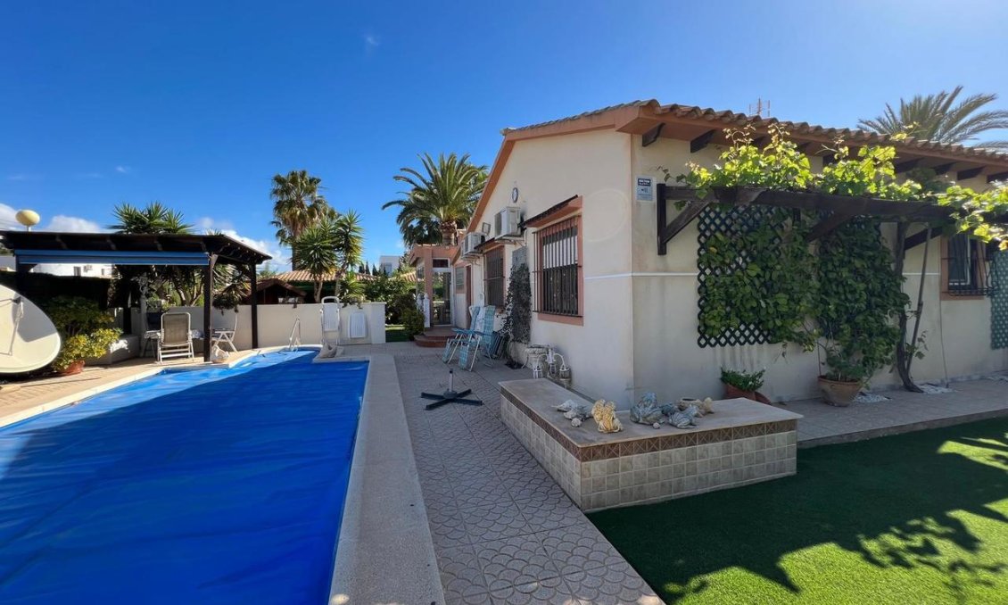 Wiederverkauf - Villa -
Cabo Roig - Costa Blanca