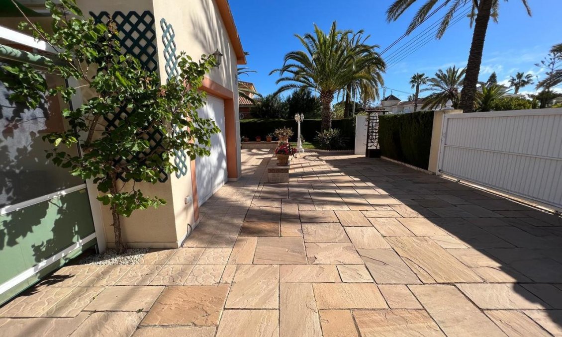 Wiederverkauf - Villa -
Cabo Roig - Costa Blanca