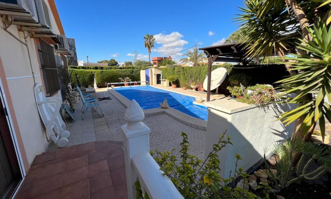 Wiederverkauf - Villa -
Cabo Roig - Costa Blanca