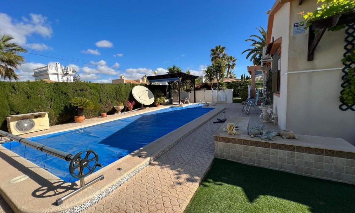 Wiederverkauf - Villa -
Cabo Roig - Costa Blanca