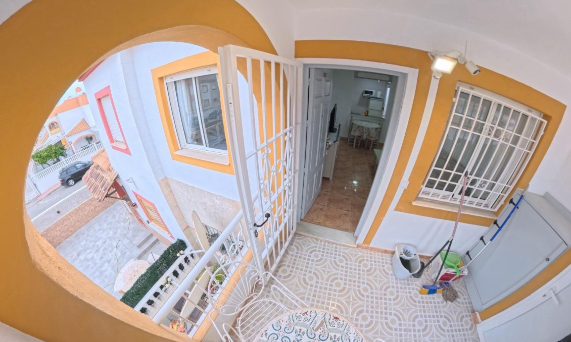 Wiederverkauf - Bungalow -
Torrevieja - El Limonar