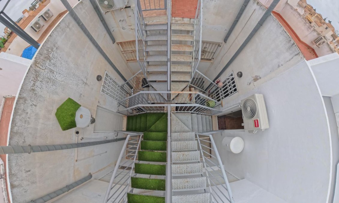 Wiederverkauf - Bungalow -
Torrevieja - El Limonar