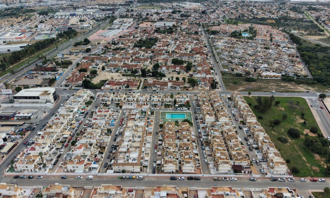 Wiederverkauf - Bungalow -
Torrevieja - El Limonar
