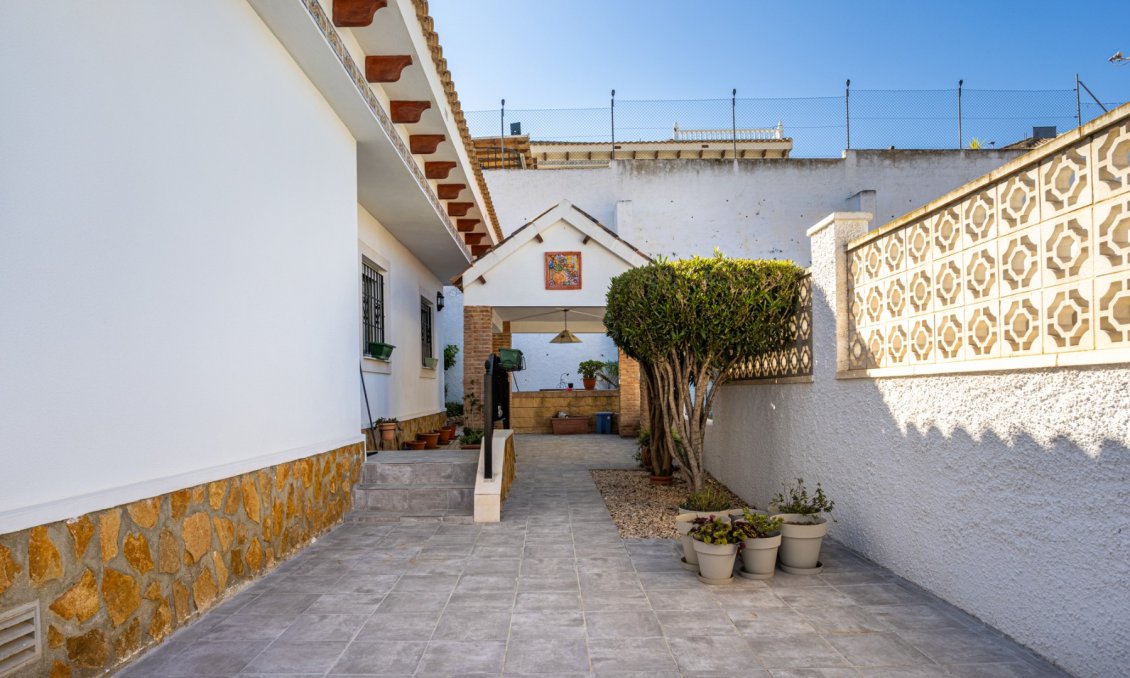 Wiederverkauf - Villa -
Bigastro - Inland