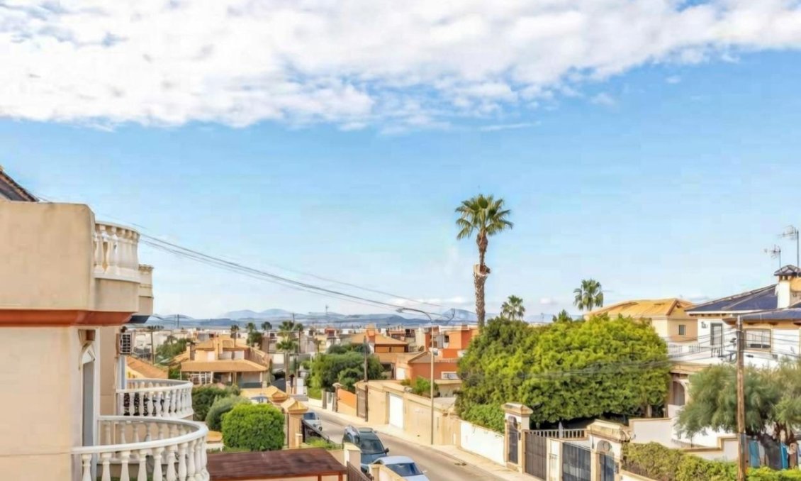 Revânzare - Vilă -
Torrevieja - Aguas Nuevas