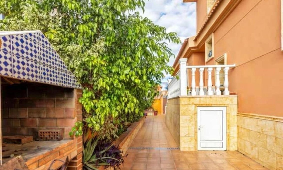 Revânzare - Vilă -
Torrevieja - Aguas Nuevas