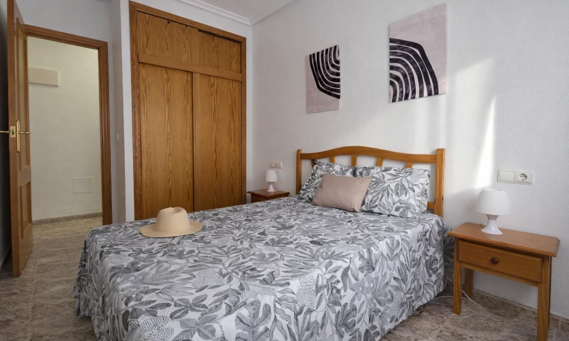 Használt Ingatlanok - Apartman -
Torrevieja - Centrum - Muelle Pesquero