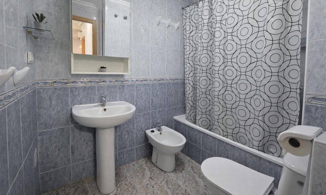 Használt Ingatlanok - Apartman -
Torrevieja - Centrum - Muelle Pesquero