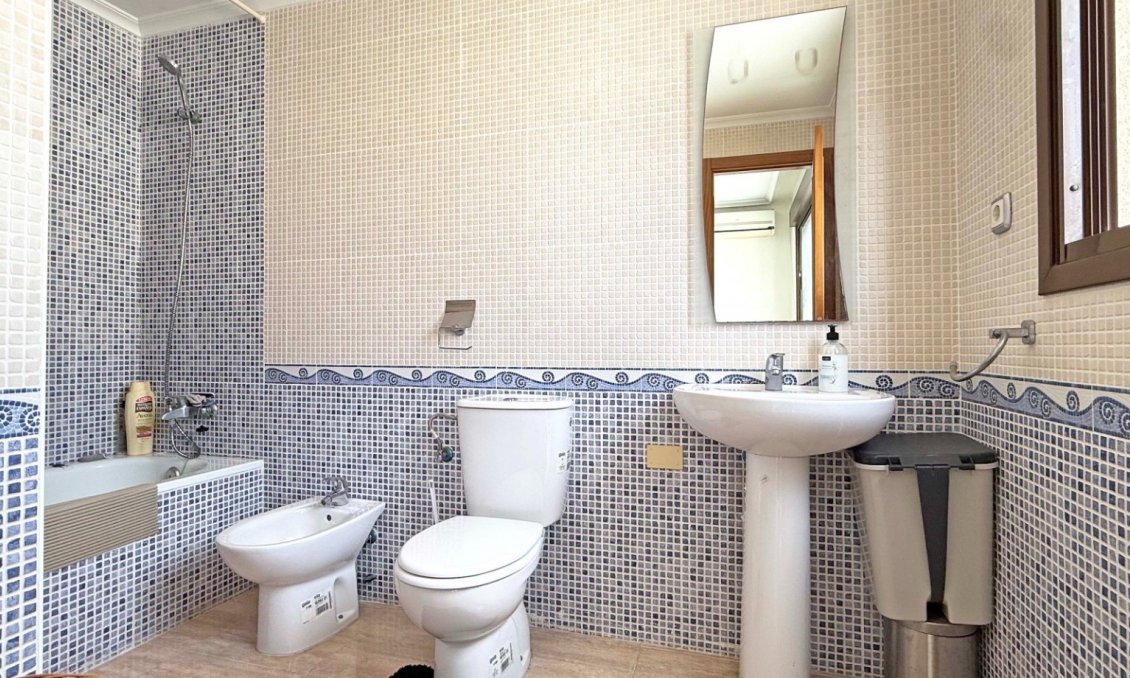 Revânzare - Apartament -
Torrevieja - Costa Blanca