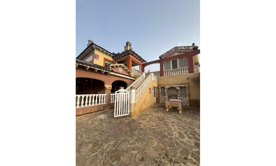 Resale - Villa -
Orihuela - La Campaneta