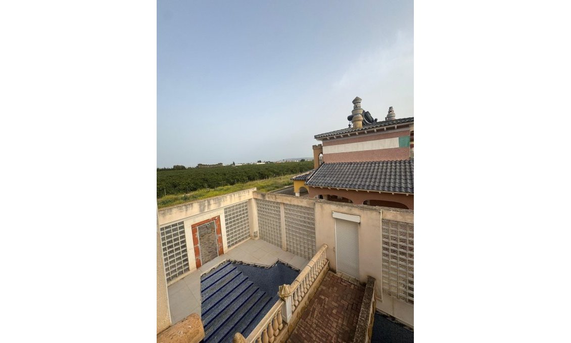 Resale - Villa -
Orihuela - La Campaneta