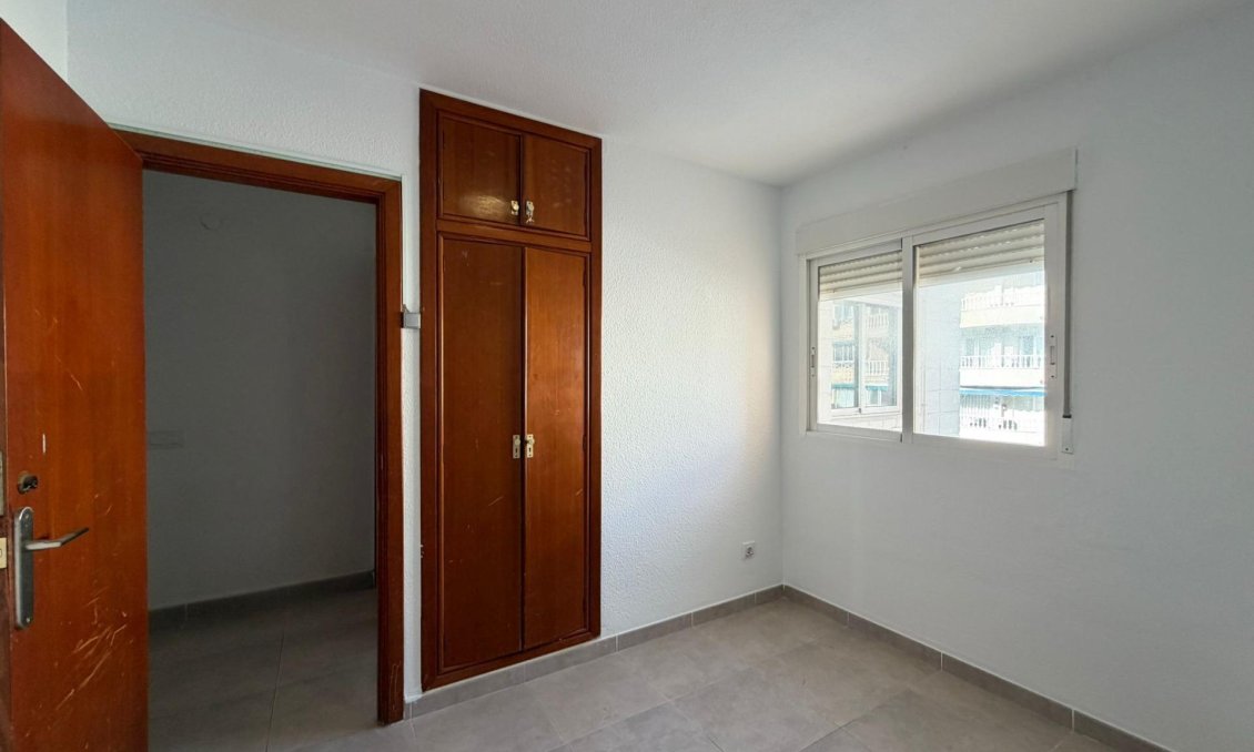 Resale - Apartment -
Torrevieja - Playa de los Locos