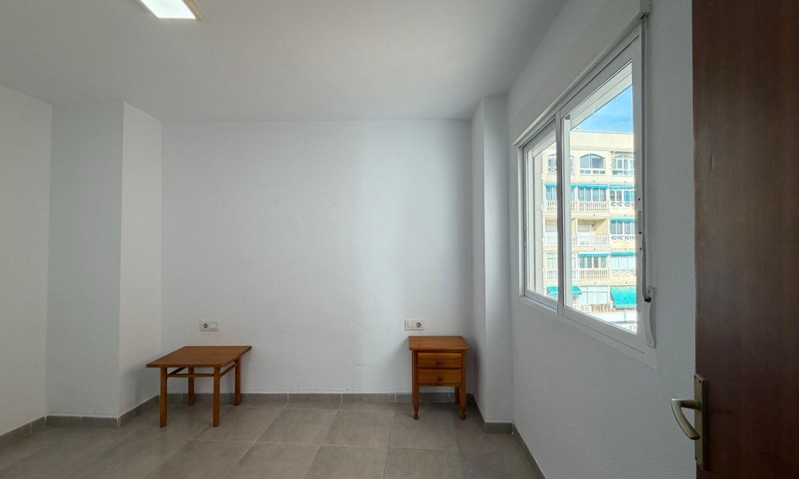Resale - Apartment -
Torrevieja - Playa de los Locos