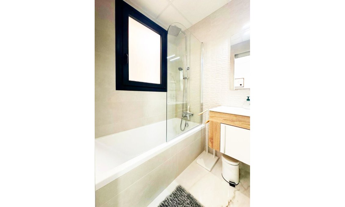 Resale - Apartment -
Torrevieja - Costa Blanca