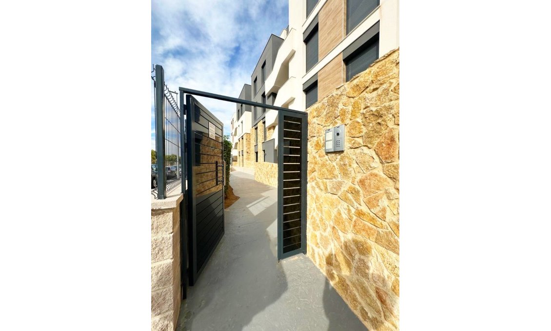 Resale - Apartment -
Torrevieja - Costa Blanca