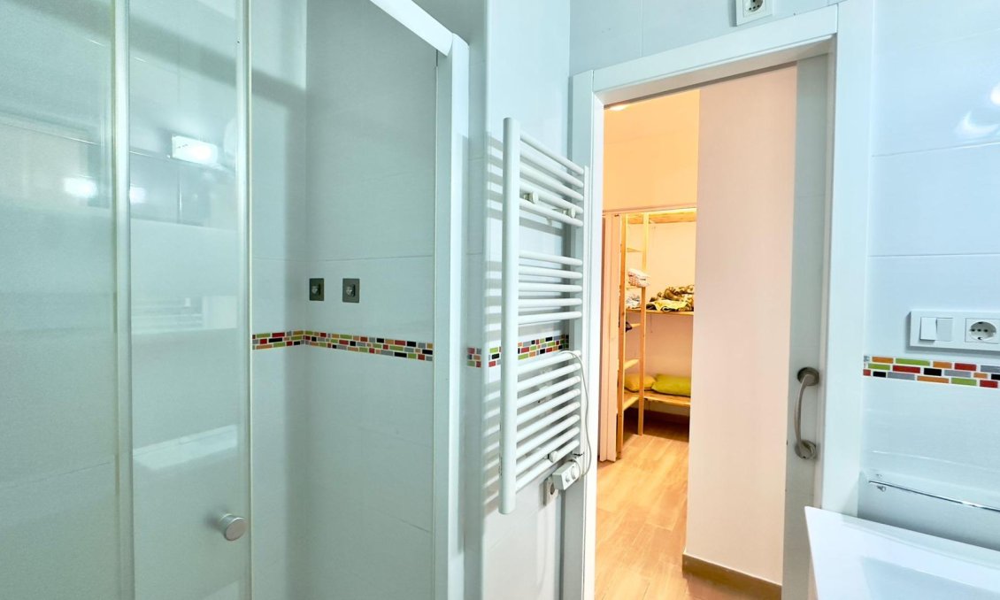 Segunda mano - Bungalow -
Torrevieja - El Limonar