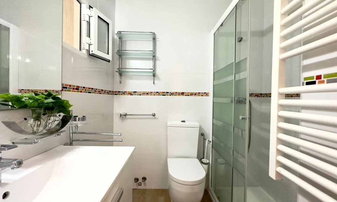 Segunda mano - Bungalow -
Torrevieja - El Limonar