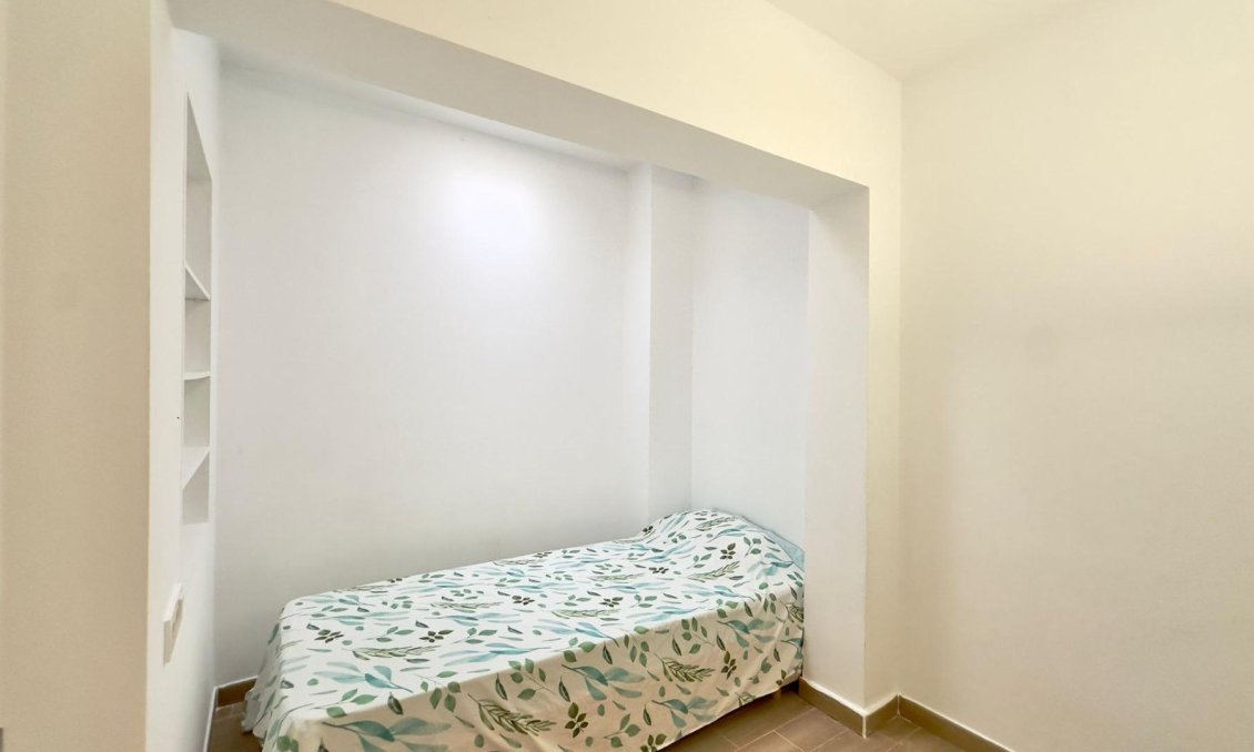 Segunda mano - Bungalow -
Torrevieja - El Limonar