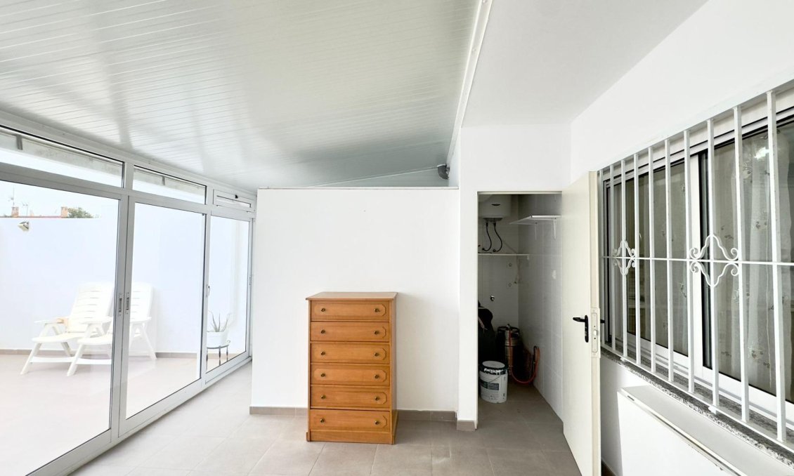 Segunda mano - Bungalow -
Torrevieja - El Limonar