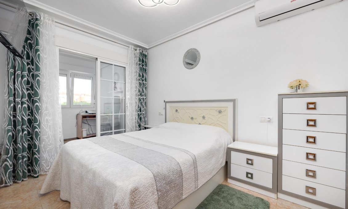 Resale - Town House -
Torrevieja - Parque Las Naciones