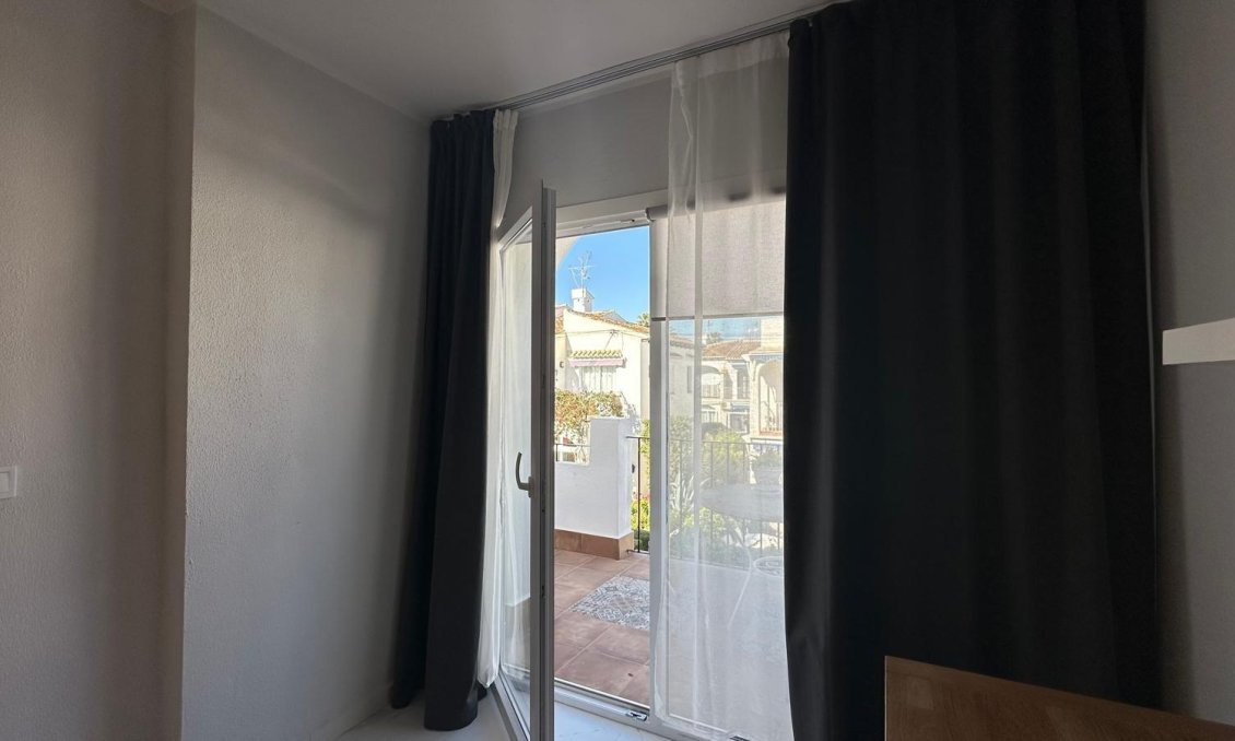 Resale - Bungalow -
Torrevieja - Los Balcones