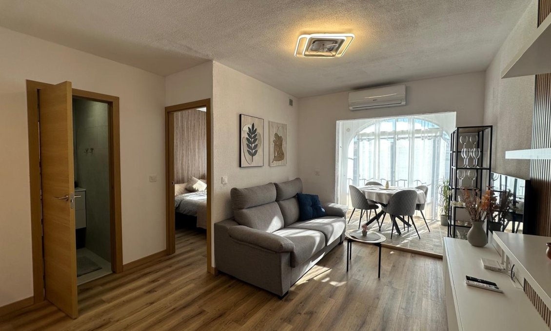 Resale - Bungalow -
Torrevieja - Los Balcones - Los Altos del Edén