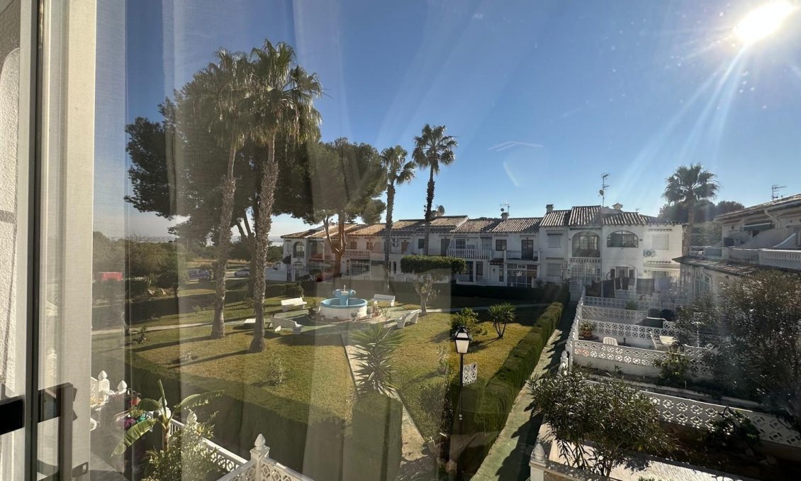 Resale - Bungalow -
Torrevieja - Los Balcones - Los Altos del Edén