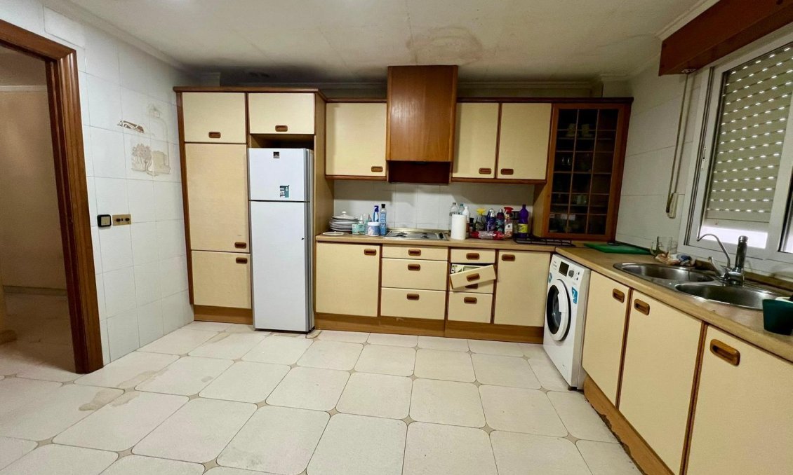 Resale - Apartment -
Torrevieja - Centro