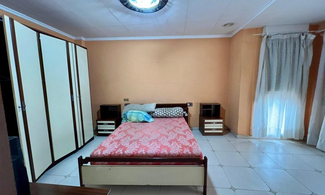 Resale - Apartment -
Torrevieja - Centro