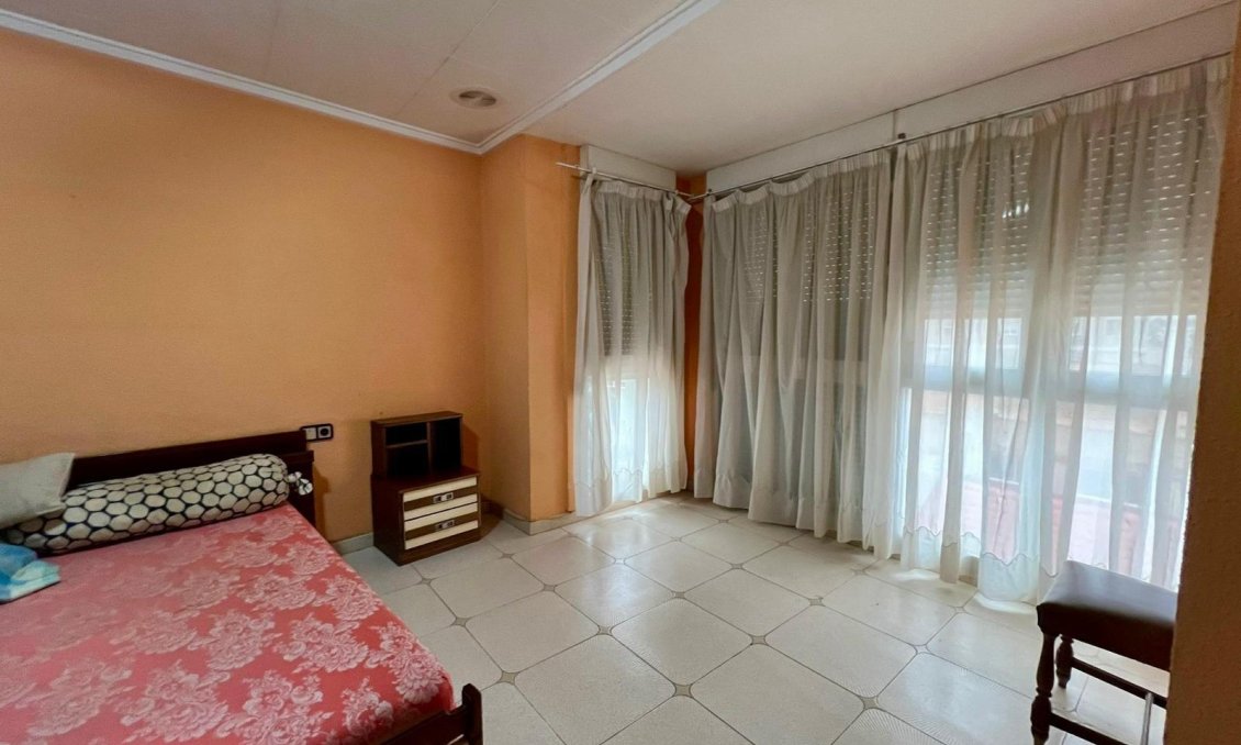 Resale - Apartment -
Torrevieja - Centro