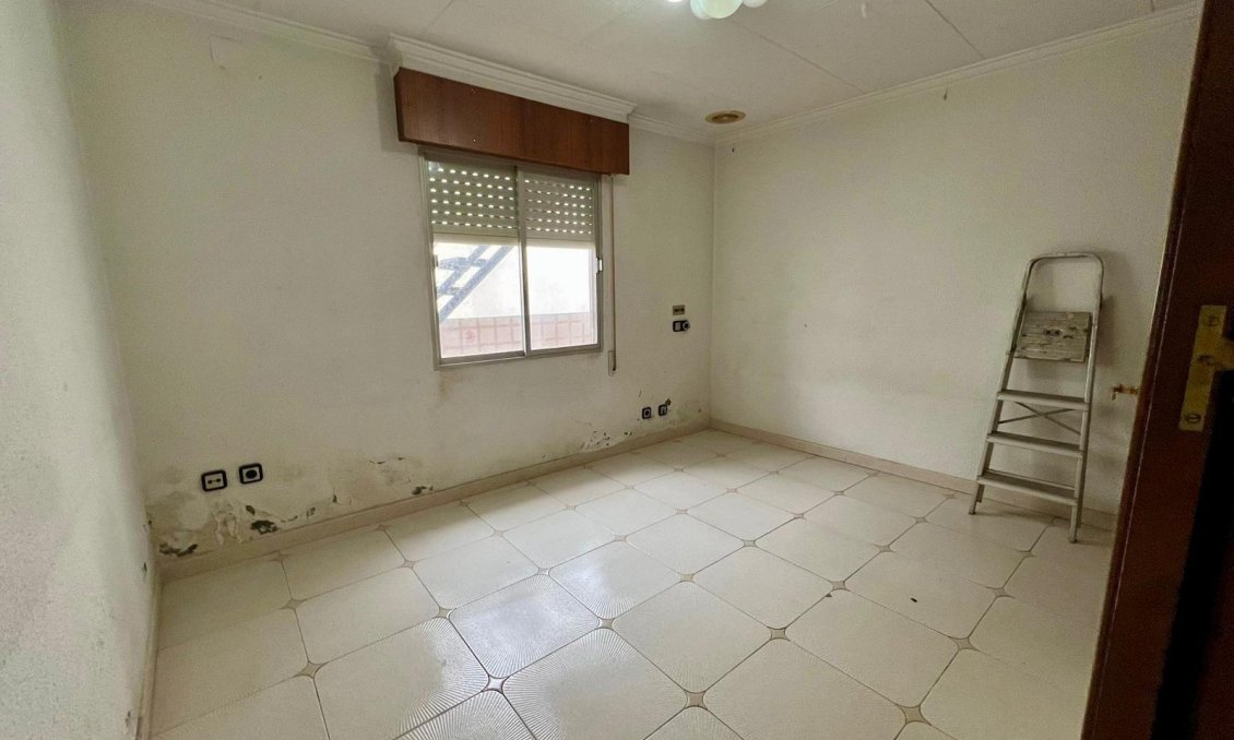 Resale - Apartment -
Torrevieja - Centro