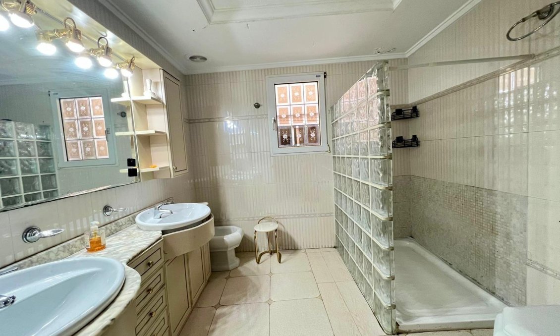 Resale - Apartment -
Torrevieja - Centro