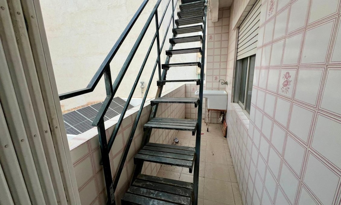 Resale - Apartment -
Torrevieja - Centro