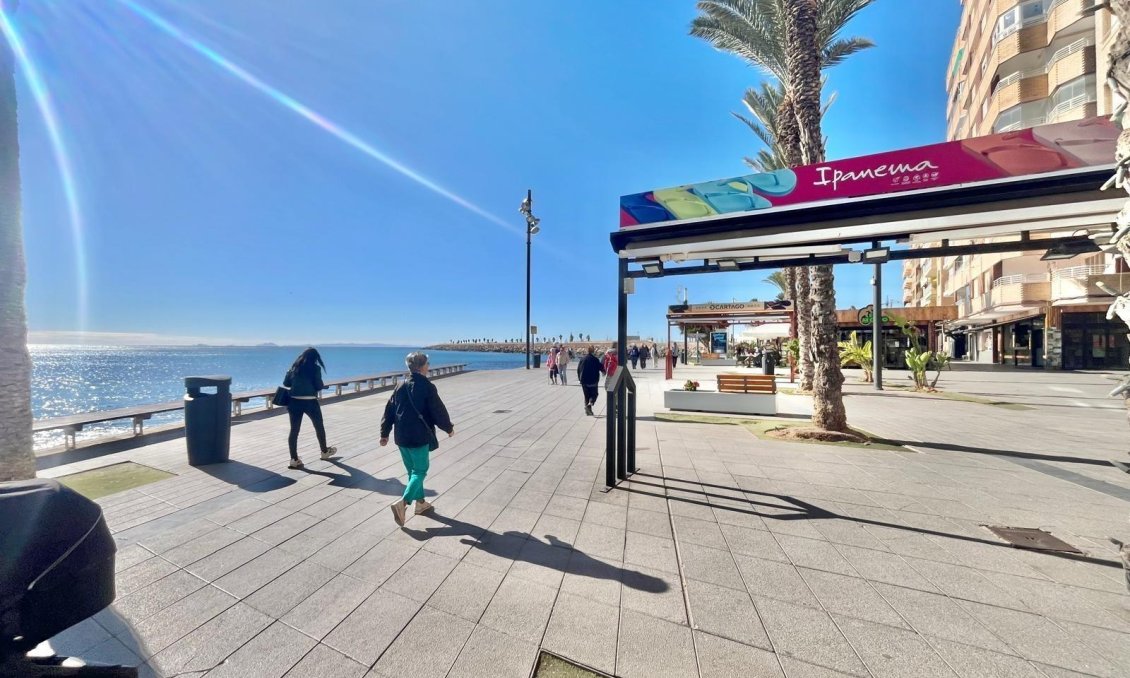Resale - Apartment -
Torrevieja - Centro
