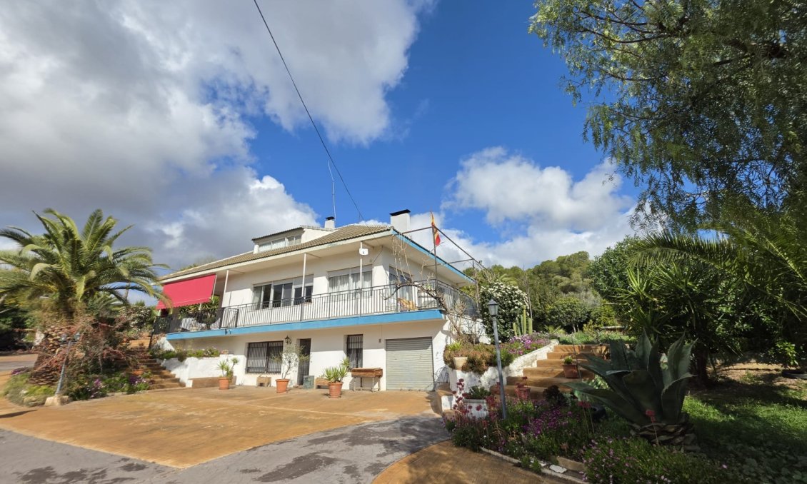 Használt Ingatlanok - Villa -
Elda - Inland