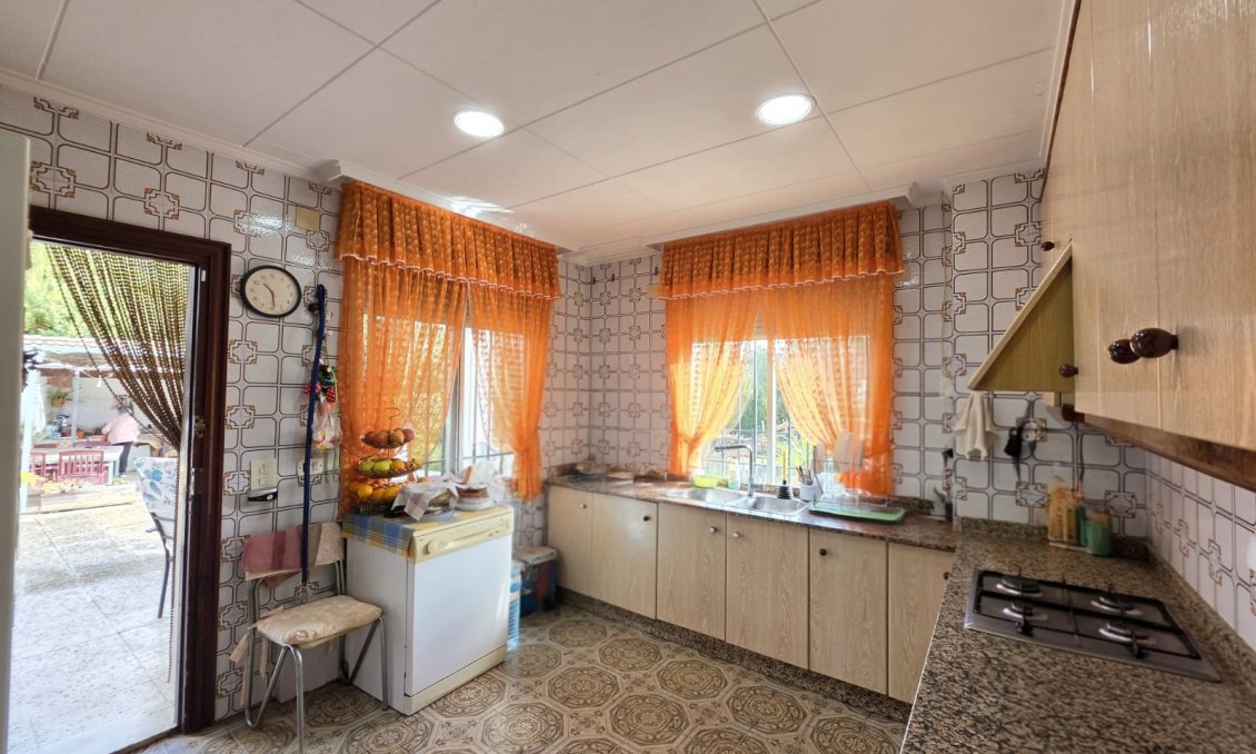 Használt Ingatlanok - Villa -
Elda - Inland