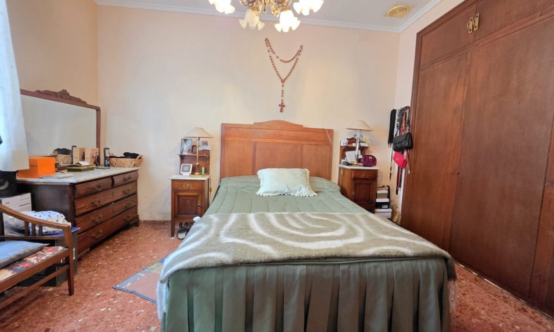 Használt Ingatlanok - Villa -
Elda - Inland