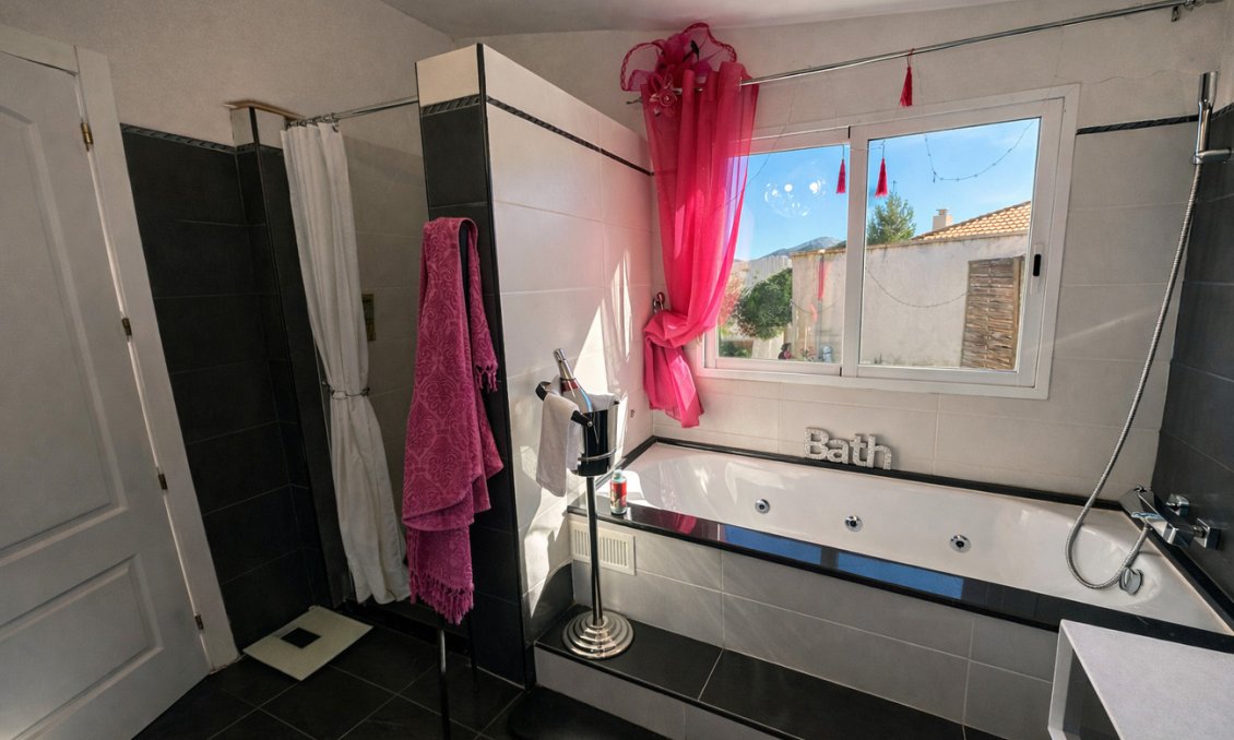 Wiederverkauf - Villa -
Castalla - Costa Blanca