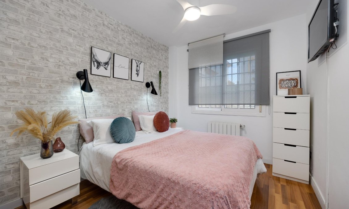 Használt Ingatlanok - Villa -
Los Montesinos - La Herrada