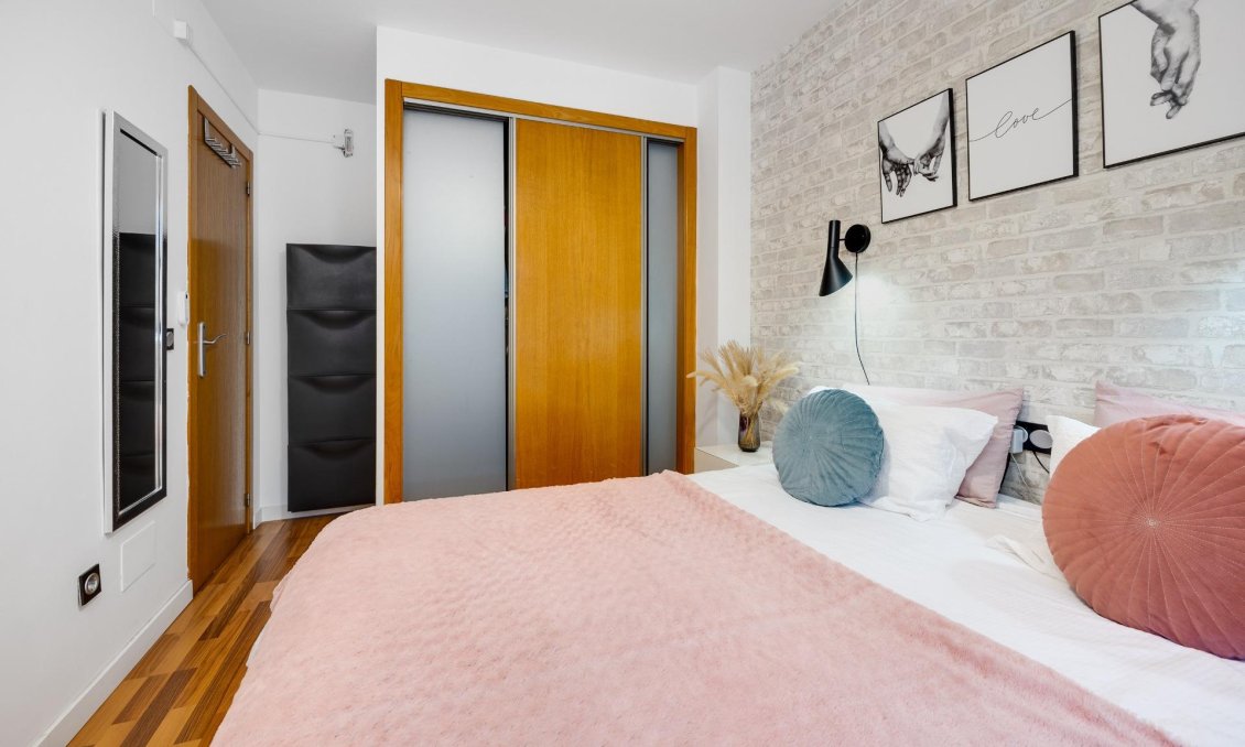 Használt Ingatlanok - Villa -
Los Montesinos - La Herrada