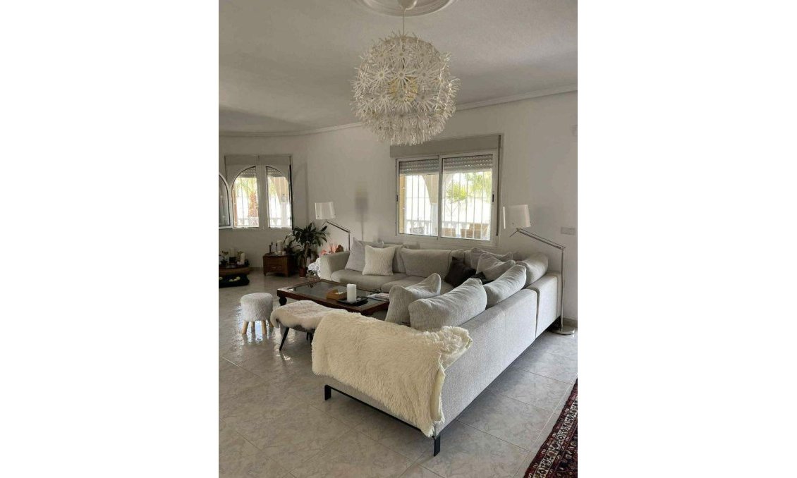 Használt Ingatlanok - Villa -
Rojales - La Marquesa