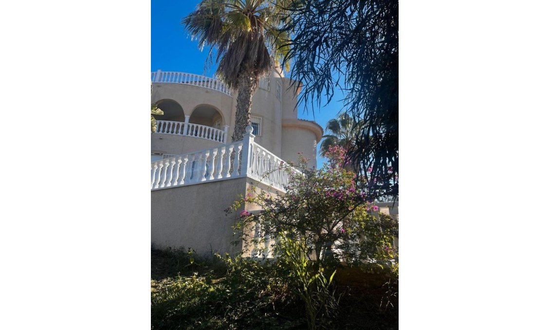 Használt Ingatlanok - Villa -
Rojales - La Marquesa