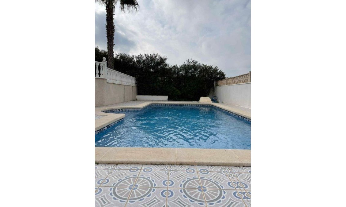 Használt Ingatlanok - Villa -
Rojales - La Marquesa